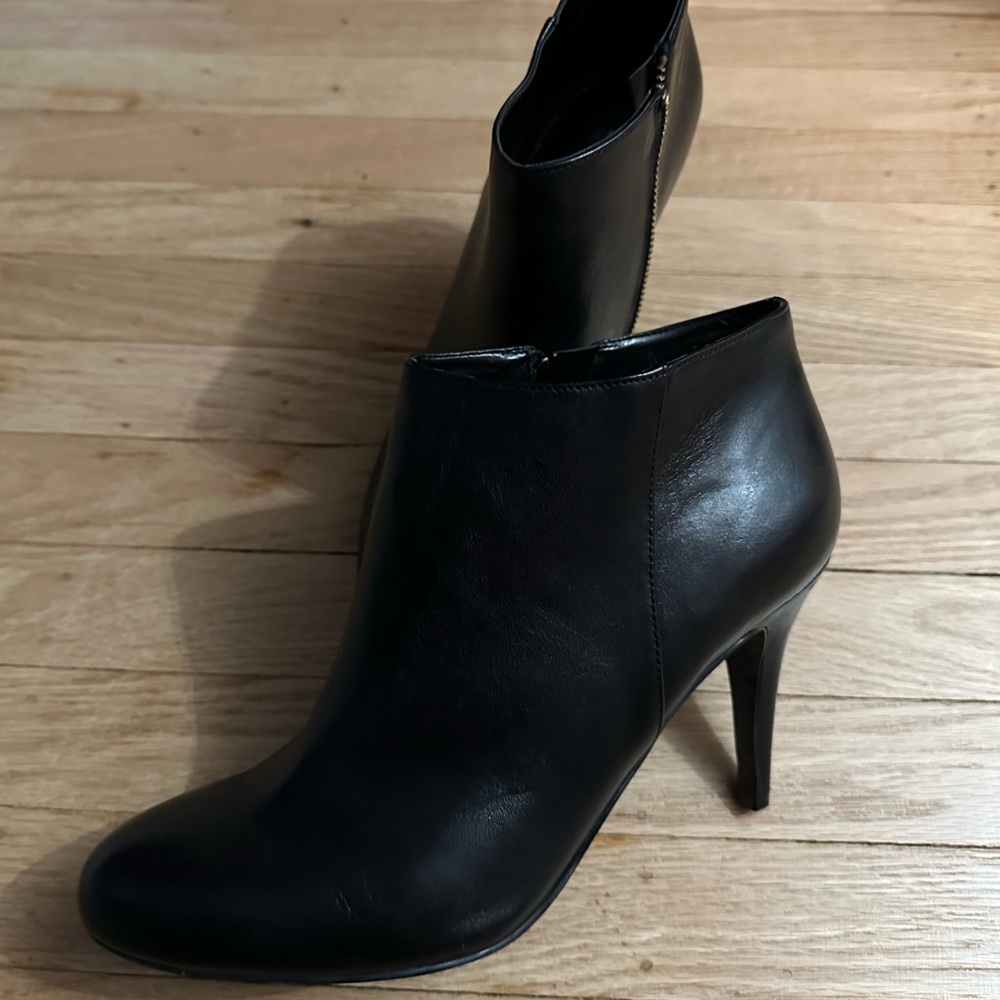 Audrey Brooke Black Ankle Booties Sleek and Polished - Picture 2 of 5
